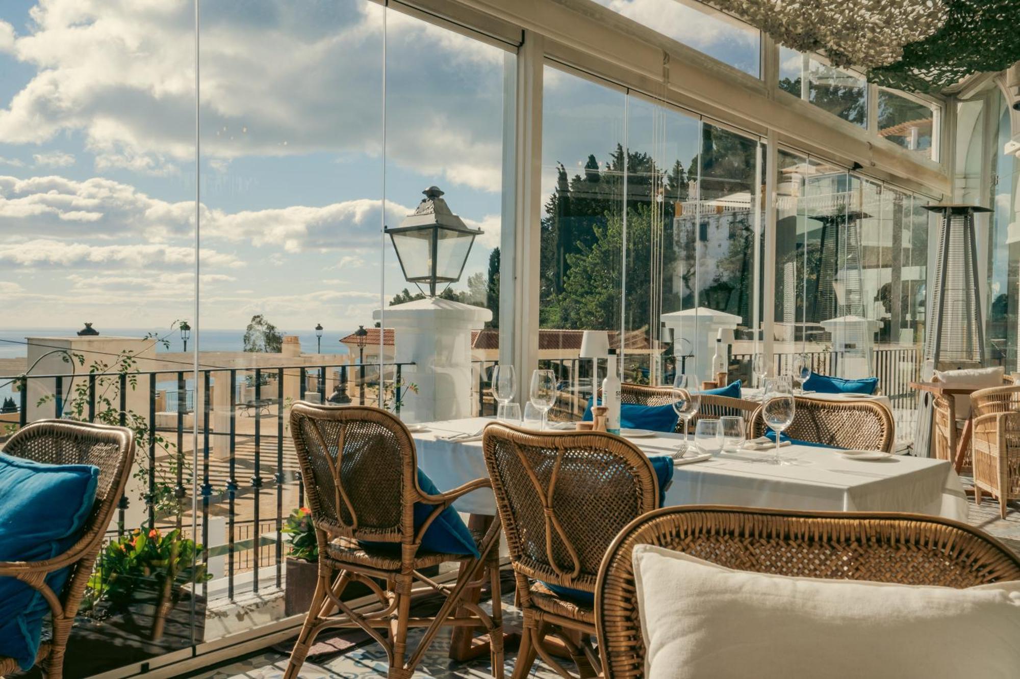 Hotel La Fonda Бенальмадена Экстерьер фото