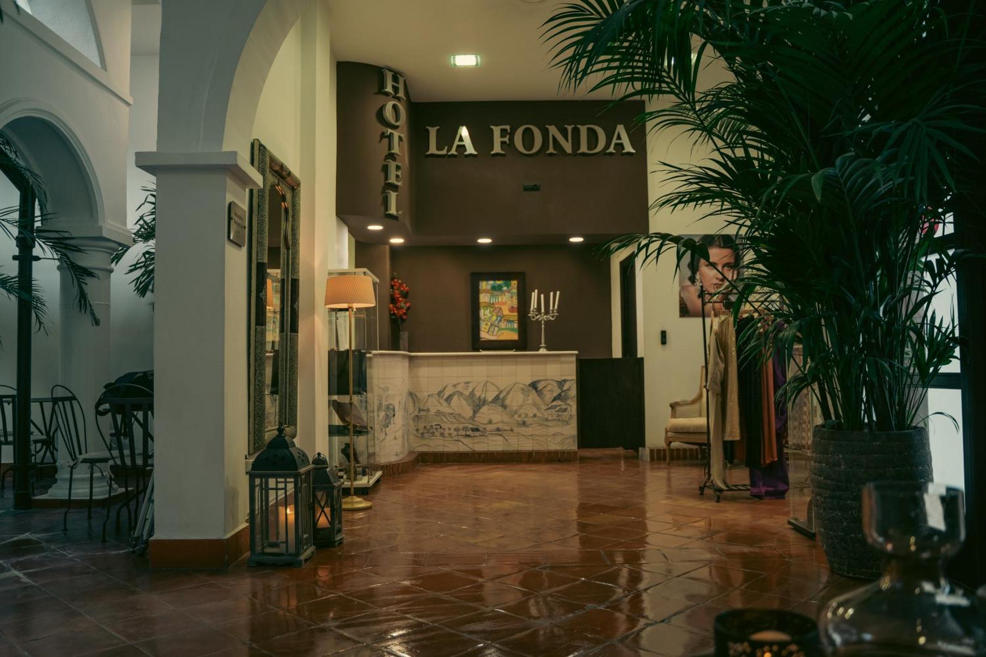 Hotel La Fonda Бенальмадена Экстерьер фото