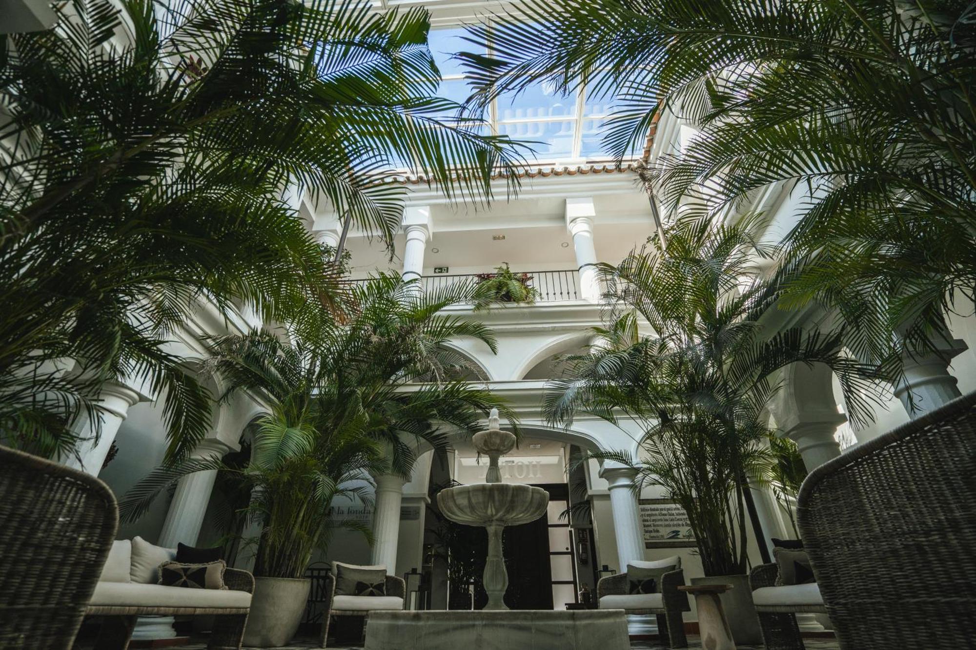 Hotel La Fonda Бенальмадена Экстерьер фото
